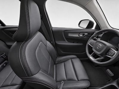 2025 Volvo XC40 Ultra Dark Theme