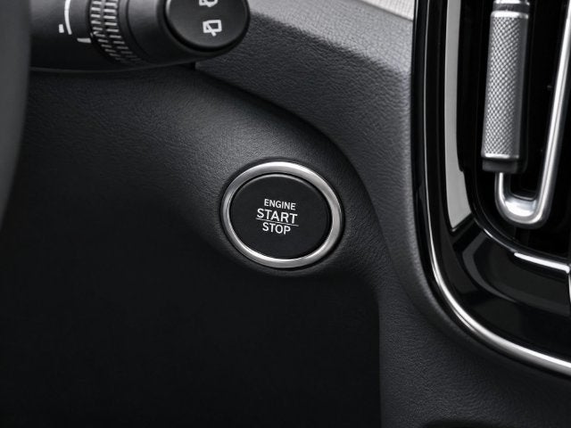 2025 Volvo XC40 Ultra Dark Theme