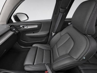 2025 Volvo XC40 Ultra Dark Theme