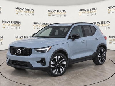 2025 Volvo XC40 Ultra Dark Theme
