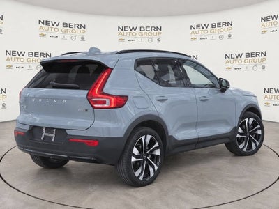 2025 Volvo XC40 Ultra Dark Theme