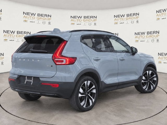 2025 Volvo XC40 Ultra Dark Theme