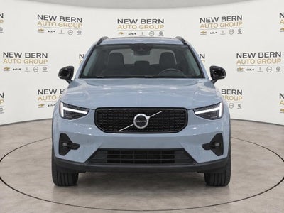 2025 Volvo XC40 Ultra Dark Theme