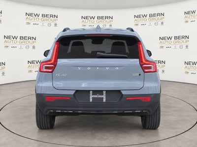 2025 Volvo XC40 Ultra Dark Theme