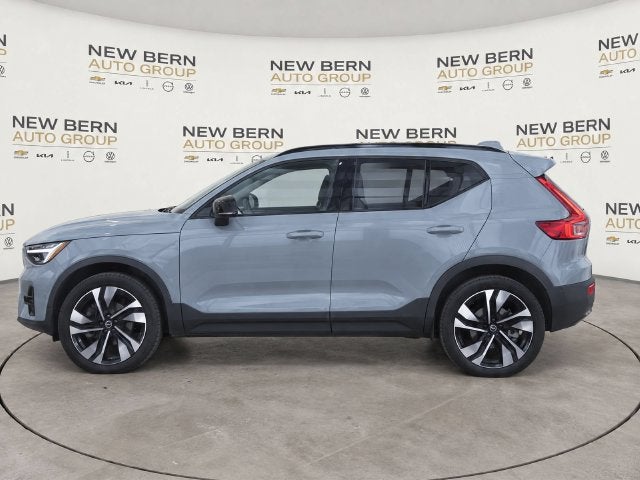 2025 Volvo XC40 Ultra Dark Theme