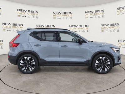 2025 Volvo XC40 Ultra Dark Theme