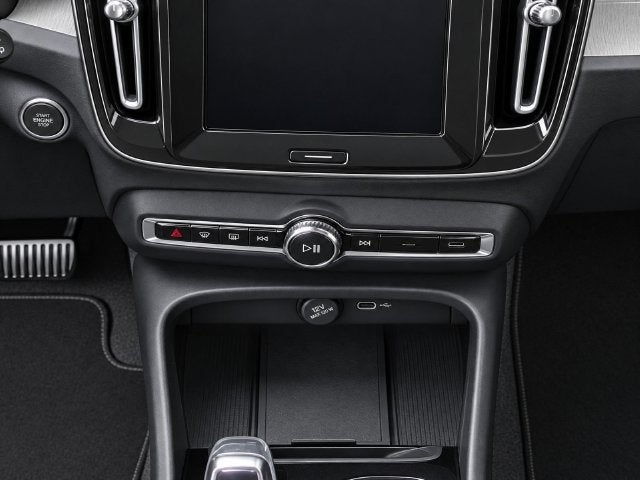 2025 Volvo XC40 Ultra Dark Theme