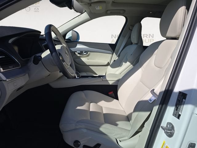 2025 Volvo XC90 Core
