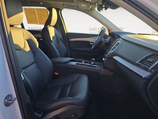 2025 Volvo XC90 Core
