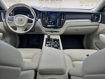 2025 Volvo XC60 Core