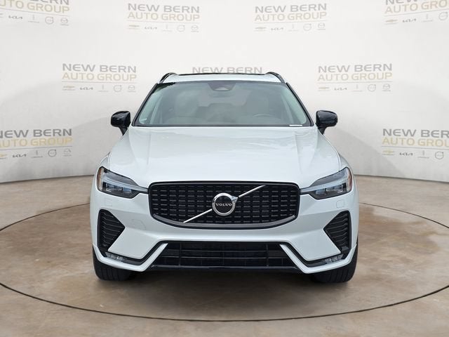 2025 Volvo XC60 Core