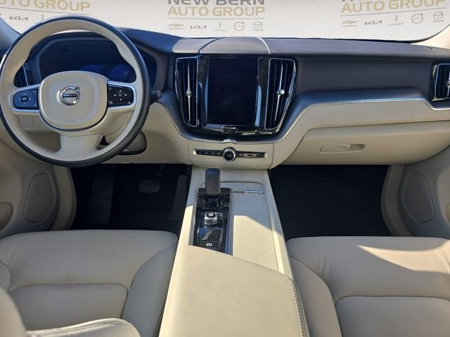 2025 Volvo XC60 Core
