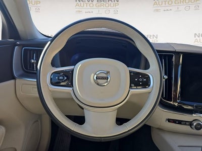 2025 Volvo XC60 Core