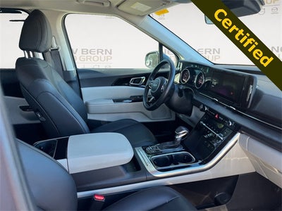 2024 Kia Carnival EX